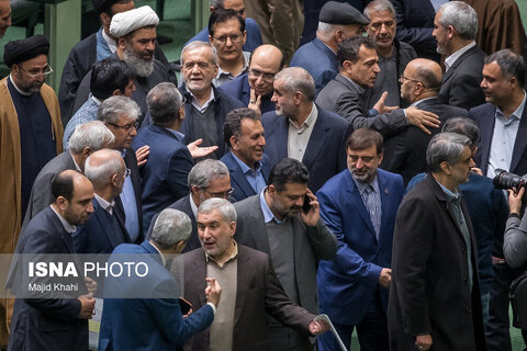 تصاویری از حضور مسعود پزشکیان در صحن علنی مجلس