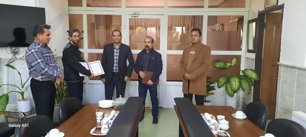 تقدیر مدیر زندان تربت‌حیدریه از خدمات کتابخانه آستان قدس رضوی