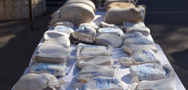 کشف ۳۸ کیلوگرم موادمخدر در بهارستان و دستگیری ۲ قاچاقچی