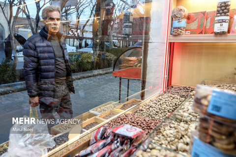 بازار یلدای تبریز؛ خرید کمتر در روزهای گرانی