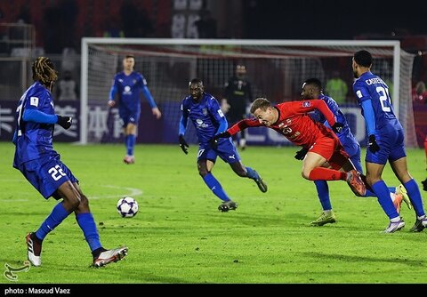 دیدار تیم های فوتبال تراکتور ایران و الدحیل قطر