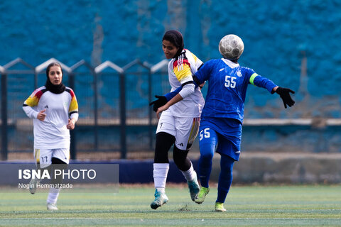 هفته نهم لیگ دسته اول فوتبال بانوان؛ استقلال - نماینده همدان