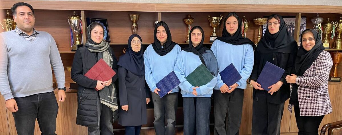 تجلیل از سرمربی و شناگران خراسانی تیم ملی شنا