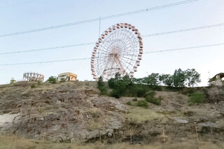 چرخ‌وفلک وعده‌ها در کوهستان پارک شادی