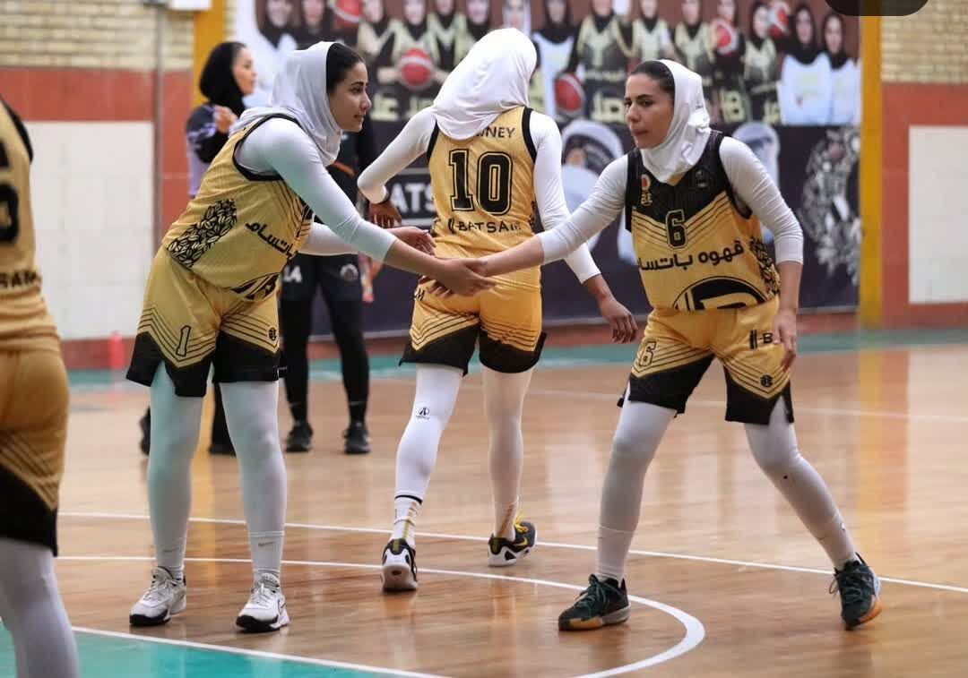 پیروزی تیم بسکتبال باتسام مشهد مقابل آکادمی نیکا