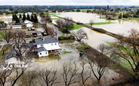 تصاویری از وضعیت کالیفرنیا پس از سیل و طوفان