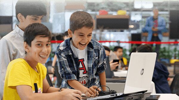 تمام مدارس به فیبرنوری متصل می‌شوند