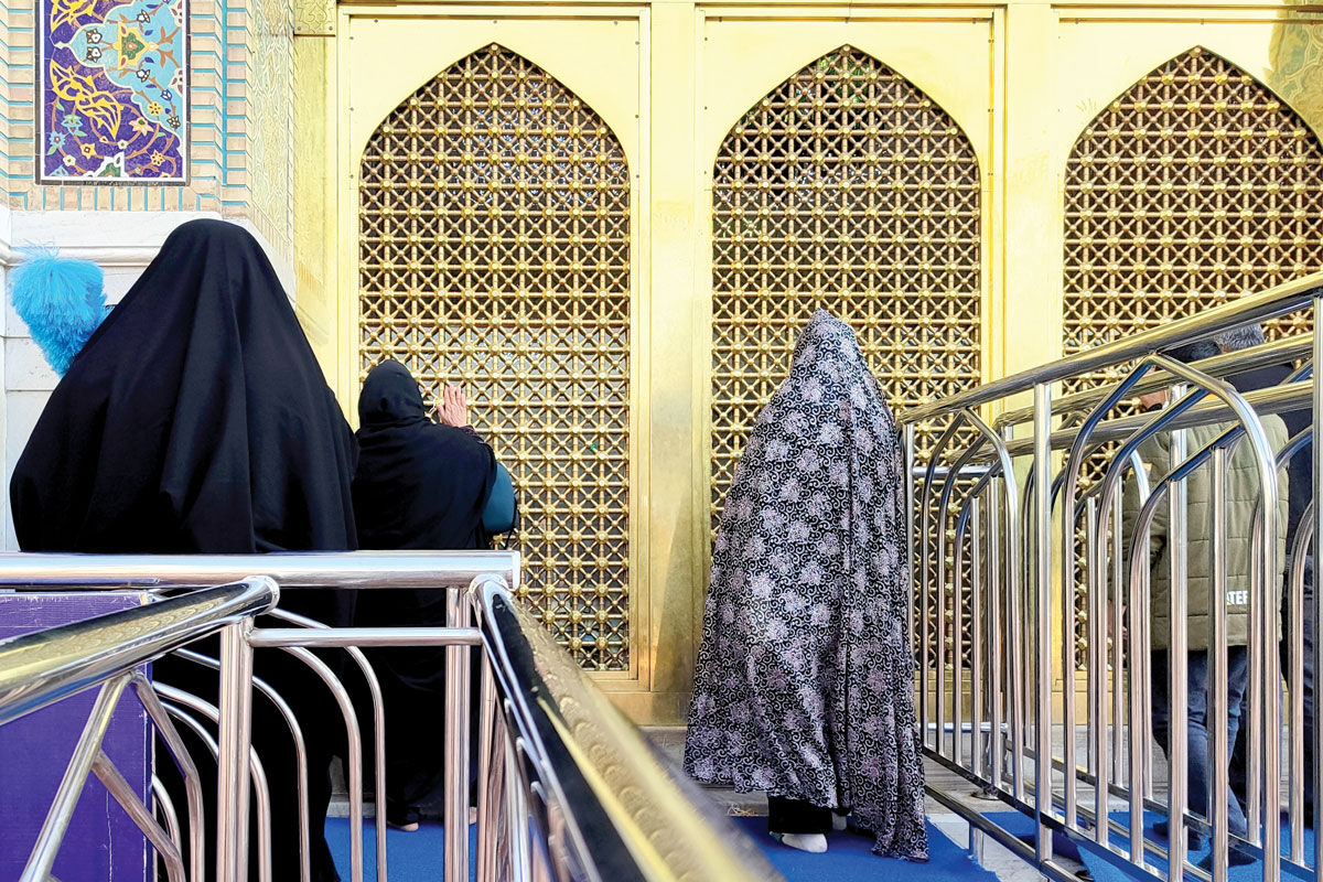 سلامت همه آفاق در سلامت توست