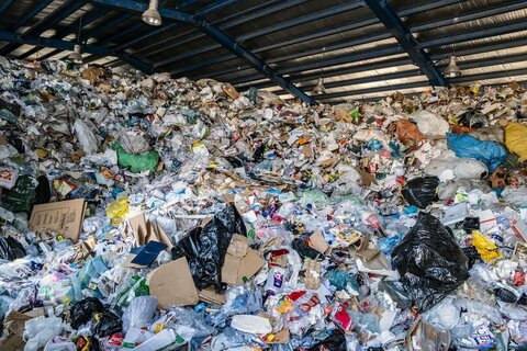 جمع آوری روزانه بیش از 34 تن ضایعات پلاستیک در مشهد