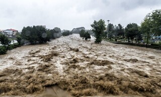 سیلاب محور دلگان-ایرانشهر را مسدود کرد