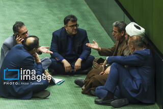 عکس منتخب هفته | از دستگیری مالخران تا انتصاب عبدالناصر همتی به ریاست کل بانک مرکزی