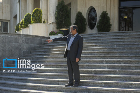 اعضای هیأت دولت در جمع خبرنگاران