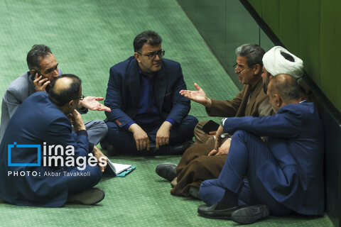 عکس منتخب هفته | از دستگیری مالخران تا انتصاب عبدالناصر همتی به ریاست کل بانک مرکزی