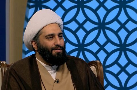 تحلیل حجت‌الاسلام‌والمسلمین حامد کاشانی از چگونگی اثبات این حقیقت که موهبت الهی امامت در حصار سن نمی‌گنجد