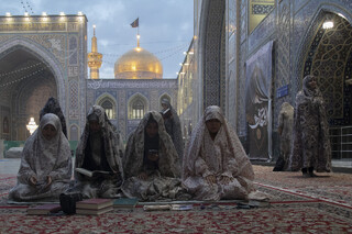 ای تو نهایتِ رسیدن / روایت‌هایی از معتکفان مراسم اعتکاف ماه رجب ۱۴۰۴ در حرم مطهر رضوی