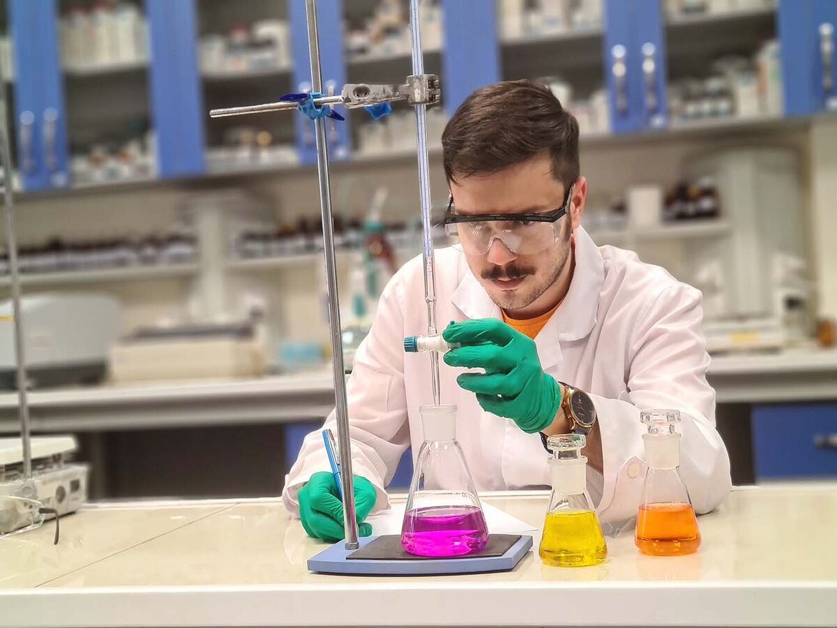 تعرفه آزمایشگاه‌های کنترل کیفیت فرآورده‌های سلامت باید به‌روزرسانی شود