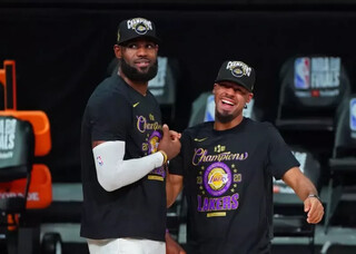 احتمالاً بزرگ‌ترین انتقال ورزش ایران؛ رفیق لبرون و کری در یک قدمی استقلال!