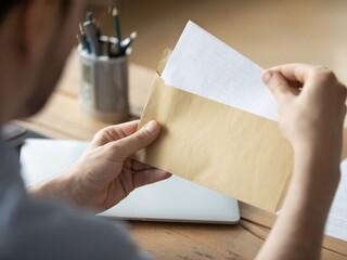 ارسال فوری مدارک مهم به خارج از کشور با رهگیری آنلاین