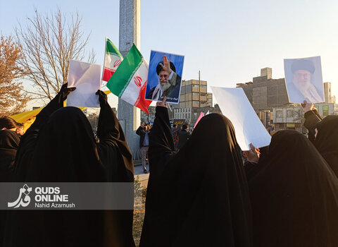 گزارش تصویری | «این پرچم هرگز به زمین نخواهد افتاد»