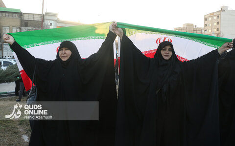 گزارش تصویری | اجتماع مردم مشهد با عنوان «این پرچم هرگز به زمین نخواهد افتاد»