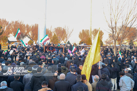 گزارش تصویری | اجتماع مردم مشهد با عنوان «این پرچم هرگز به زمین نخواهد افتاد»