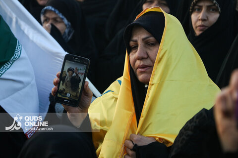 گزارش تصویری | اجتماع مردم مشهد با عنوان «این پرچم هرگز به زمین نخواهد افتاد»