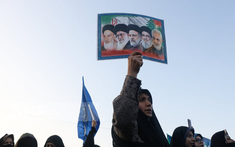 گزارش تصویری | اجتماع مردم مشهد با عنوان «این پرچم هرگز به زمین نخواهد افتاد»