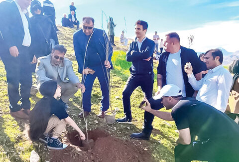 آموزش افراد مهمترین دغدغه من است