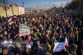 تصویری از تشییع پیکر شهدای مدافع امنیت در شیراز