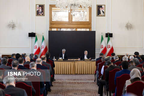 نشست وزیر امور خارجه با سفرا و روسای نمایندگی‌های خارجی مقیم تهران