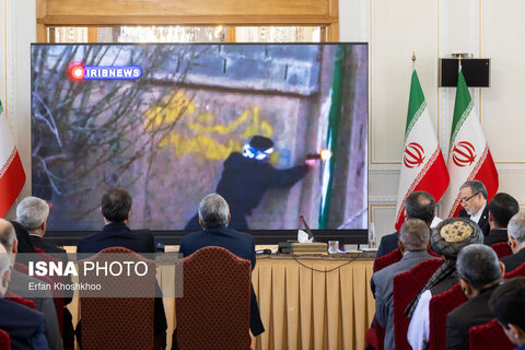 نشست وزیر امور خارجه با سفرا و روسای نمایندگی‌های خارجی مقیم تهران