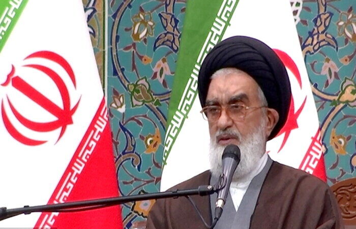 بزرگداشت شهدای مدافع امنیت در حرم بانوی کرامت؛ آیت‌الله سعیدی: قوه قضائیه آشوبگران را به مردم معرفی کند