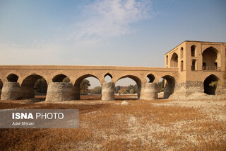 تخریب تاریخ اصفهان در سایه خشکیدگی زاینده‌رود