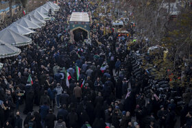 گزارش تصویری | تشییع پیکر ۱۰۰ شهید مردمی و مدافع امنیت در تهران