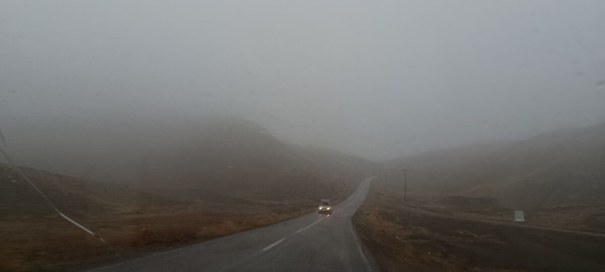 جاده‌های خراسان رضوی مه آلود و لغزنده است