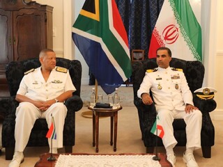 دیدار فرمانده ناوگروه ۱۰۳ نداجا با فرمانده نیروی دریایی آفریقای جنوبی