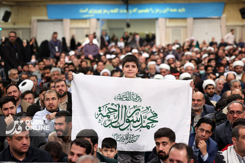 دیدار هزاران نفر از قشرهای مختلف مردم با رهبر انقلاب