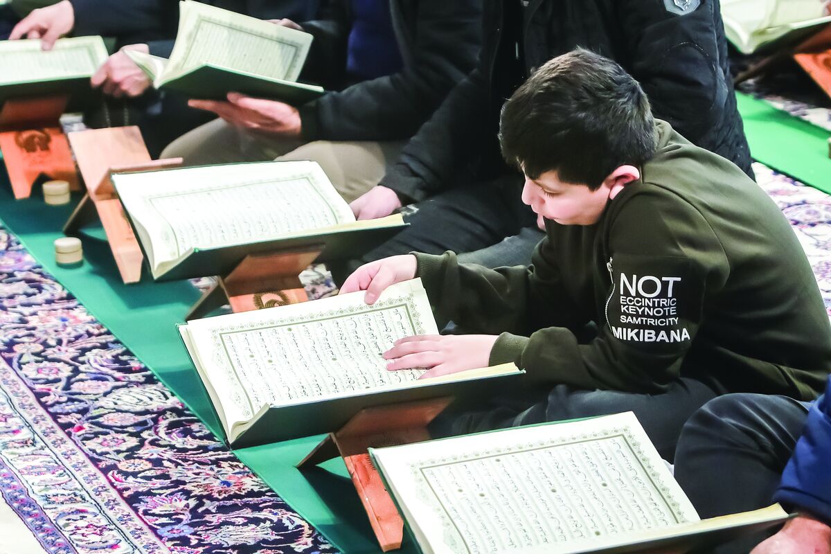 جشن نور زیر سایه خورشید / «جشن تولد قرآن» در دارالقرآن الکریم حرم مطهر رضوی برگزار شد