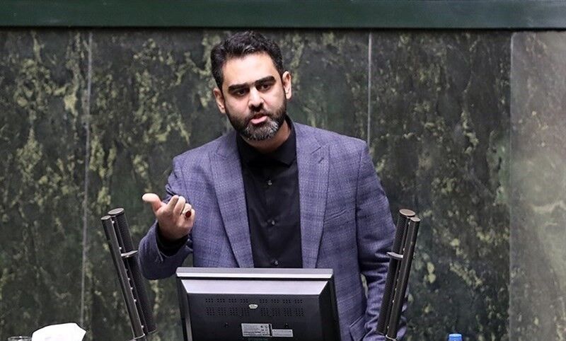 ثابتی: وزیر اطلاعات درباره تاخیر در مسدودسازی اینترنت توضیح دهد