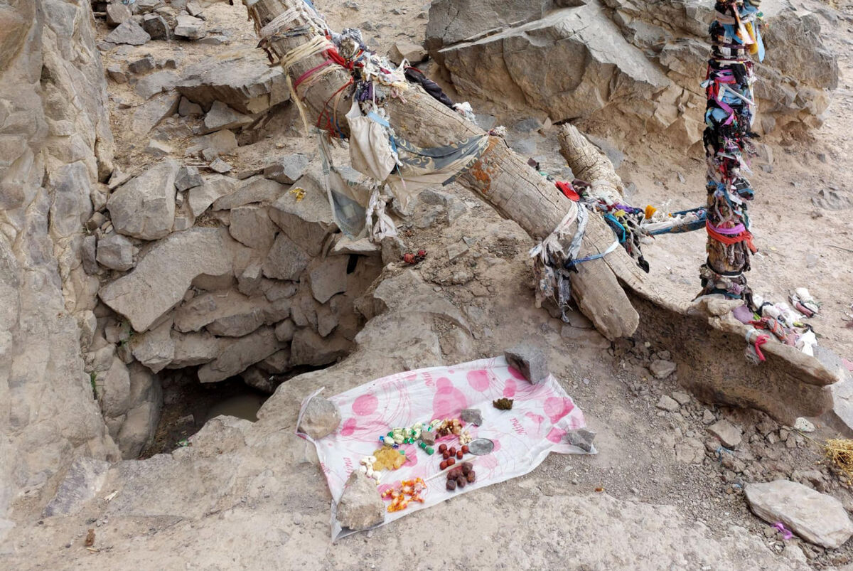 چشمه‌ای برای چهل دختر شاه‌ پریان