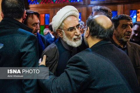 حضور جمعی از سیاسیون در مراسم یادبود درگذشت مادر محمد شریعتمداری