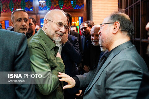 حضور جمعی از سیاسیون در مراسم یادبود درگذشت مادر محمد شریعتمداری