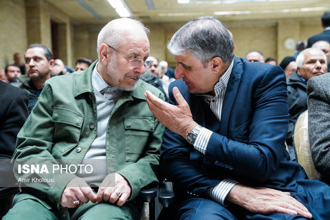 حضور جمعی از سیاسیون در مراسم یادبود درگذشت مادر محمد شریعتمداری