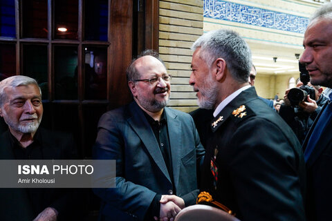 حضور جمعی از سیاسیون در مراسم یادبود درگذشت مادر محمد شریعتمداری