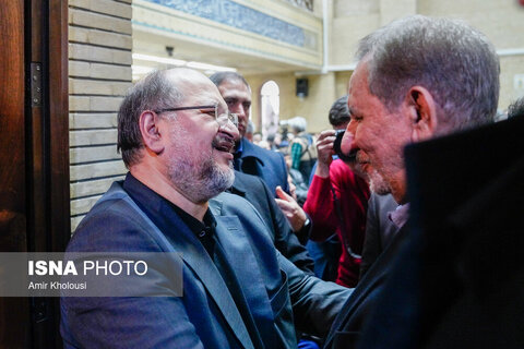 حضور جمعی از سیاسیون در مراسم یادبود درگذشت مادر محمد شریعتمداری