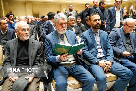 حضور جمعی از سیاسیون در مراسم یادبود درگذشت مادر محمد شریعتمداری