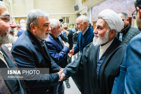 حضور جمعی از سیاسیون در مراسم یادبود درگذشت مادر محمد شریعتمداری