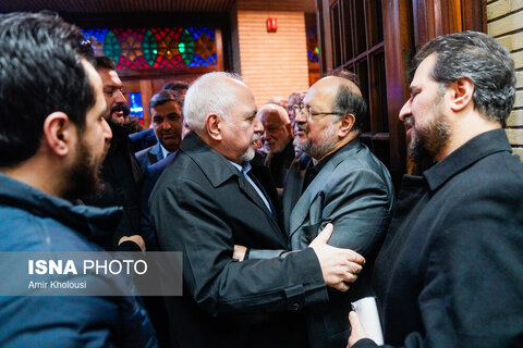 حضور جمعی از سیاسیون در مراسم یادبود درگذشت مادر محمد شریعتمداری