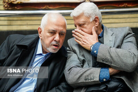 حضور جمعی از سیاسیون در مراسم یادبود درگذشت مادر محمد شریعتمداری