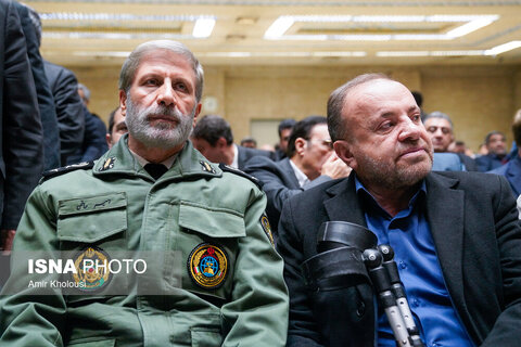 حضور جمعی از سیاسیون در مراسم یادبود درگذشت مادر محمد شریعتمداری